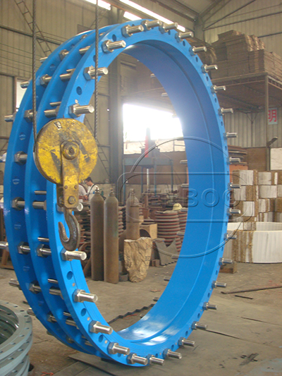 青海省果洛市瑪沁縣的<a href=http://longyimetal.cn target=_blank class=infotextkey>傳力接頭</a>現(xiàn)場(chǎng)圖