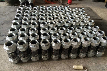 絲扣<a href=http://longyimetal.cn target=_blank class=infotextkey>橡膠接頭</a>湖北省黃岡市麻城市生產(chǎn)廠家